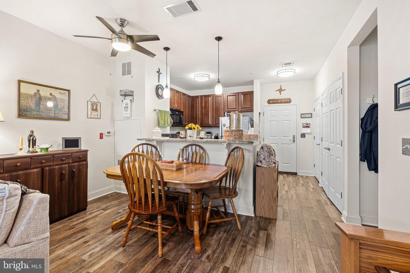 200 W Elm Street #1319 photo 3