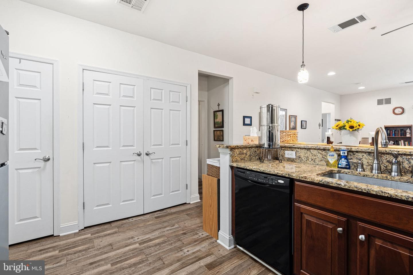 200 W Elm Street #1319 photo 4