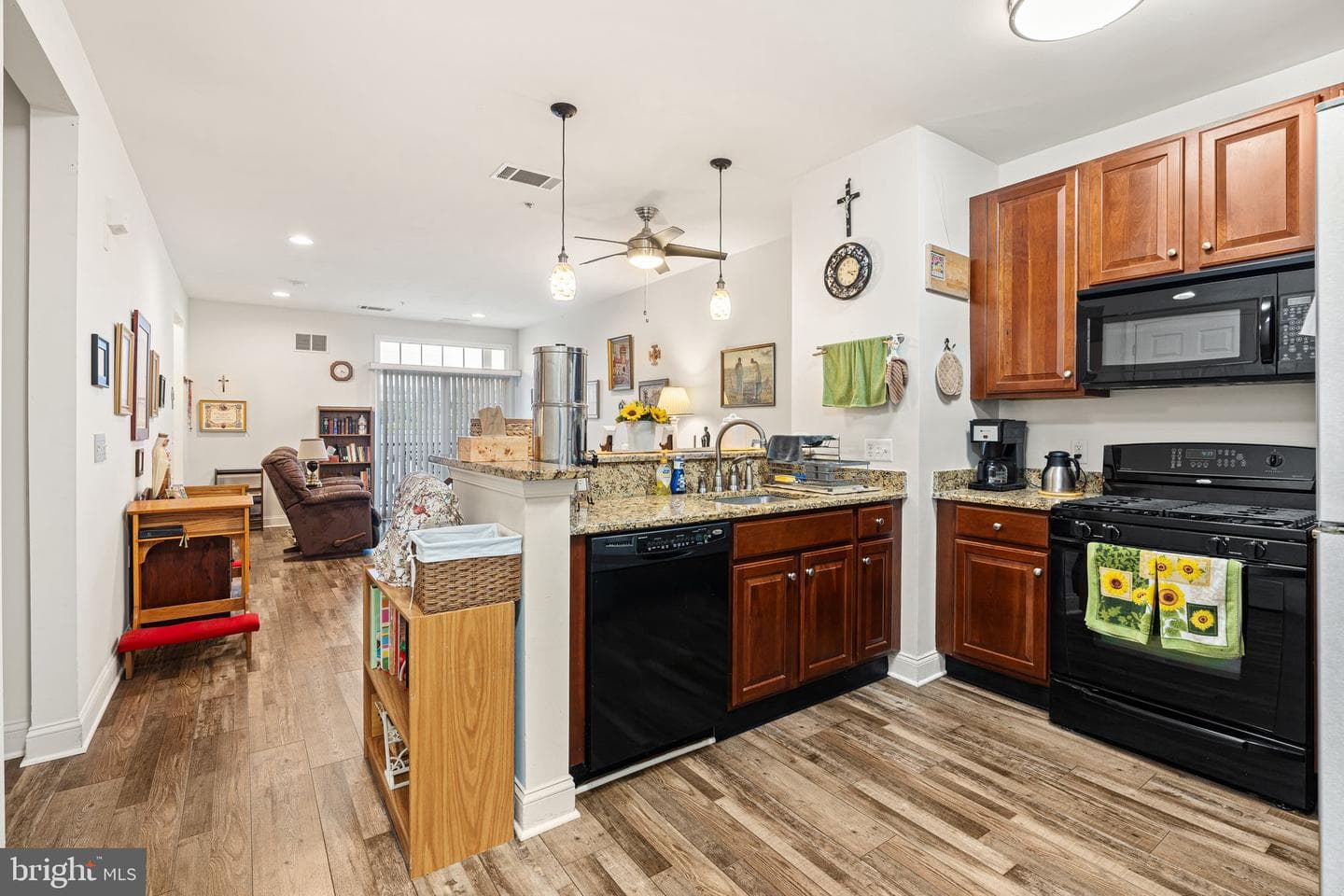 200 W Elm Street #1319 photo 5
