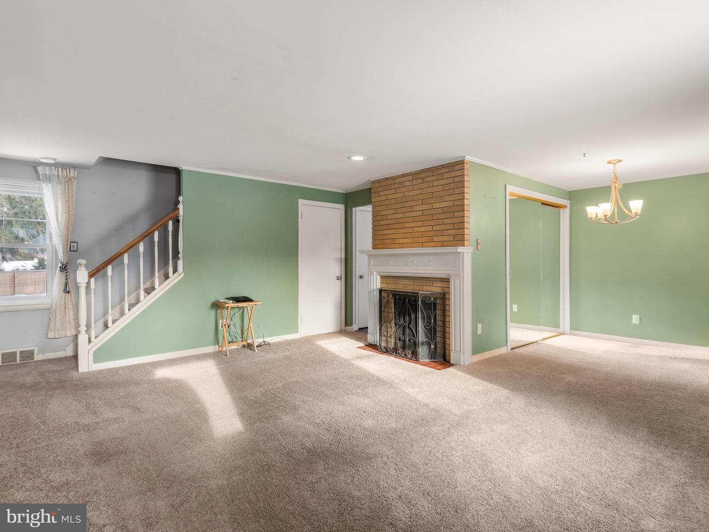 405 Revere Road photo 2
