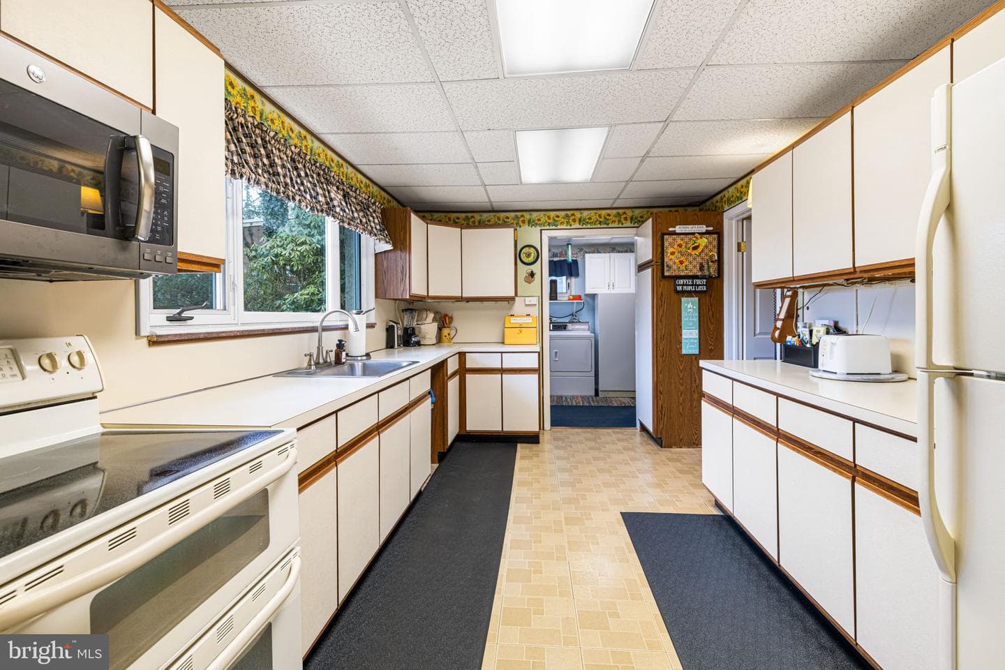 587 Moreland Road photo 16