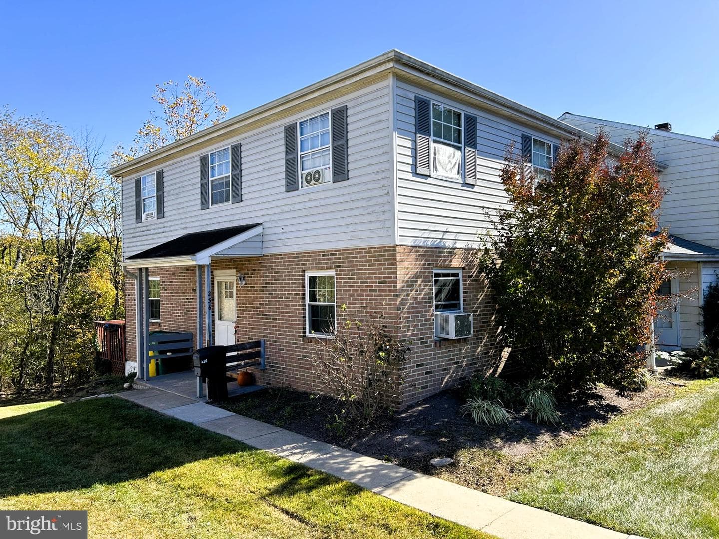 236 Lexington Road photo 1