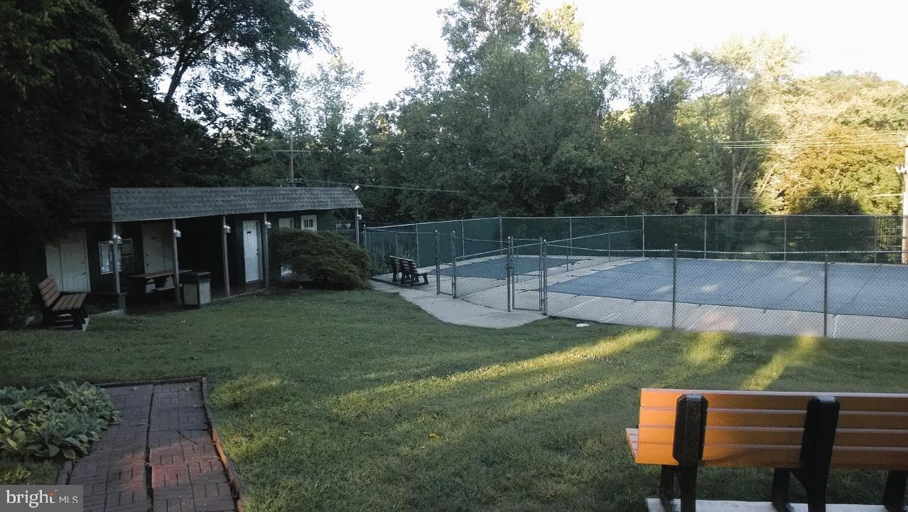 236 Lexington Road photo 8