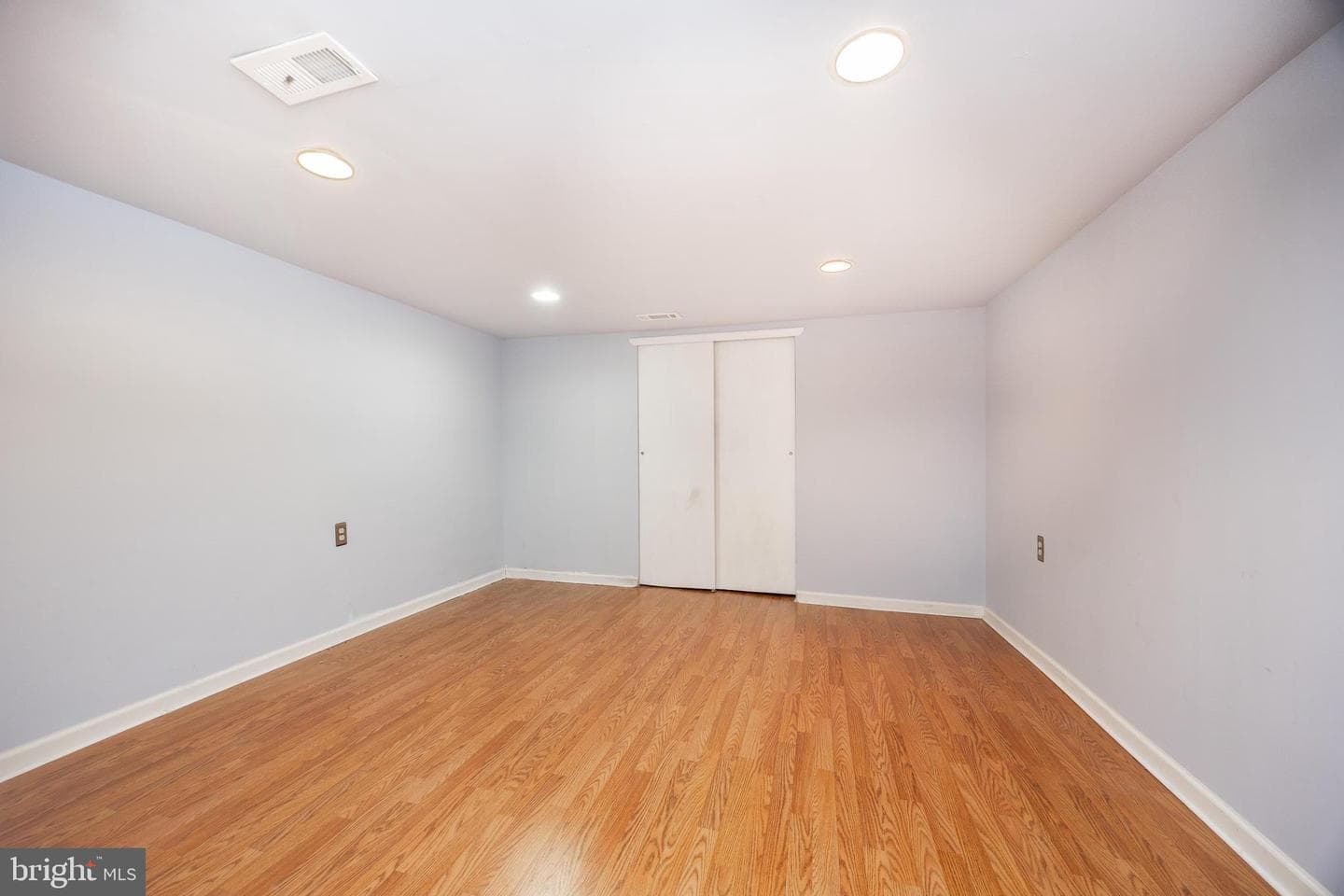 208 Castle Drive photo 27