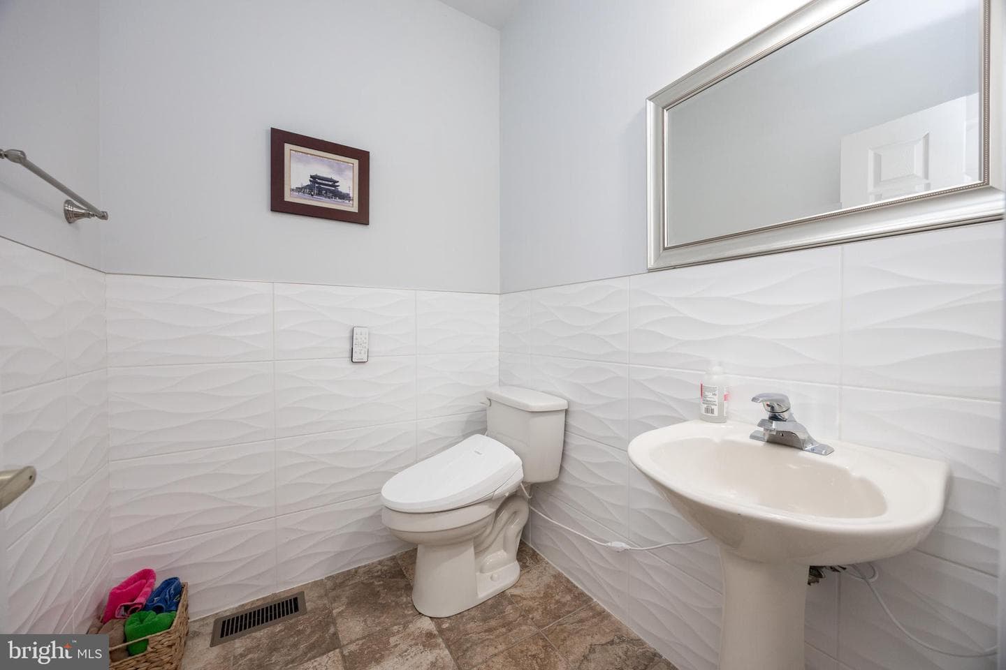 208 Castle Drive photo 31