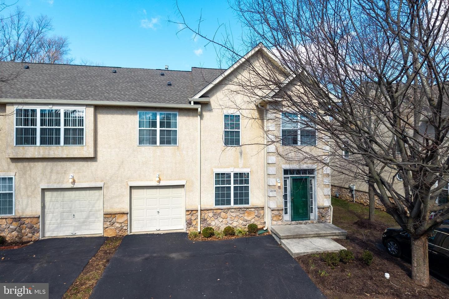 208 Castle Drive photo 34