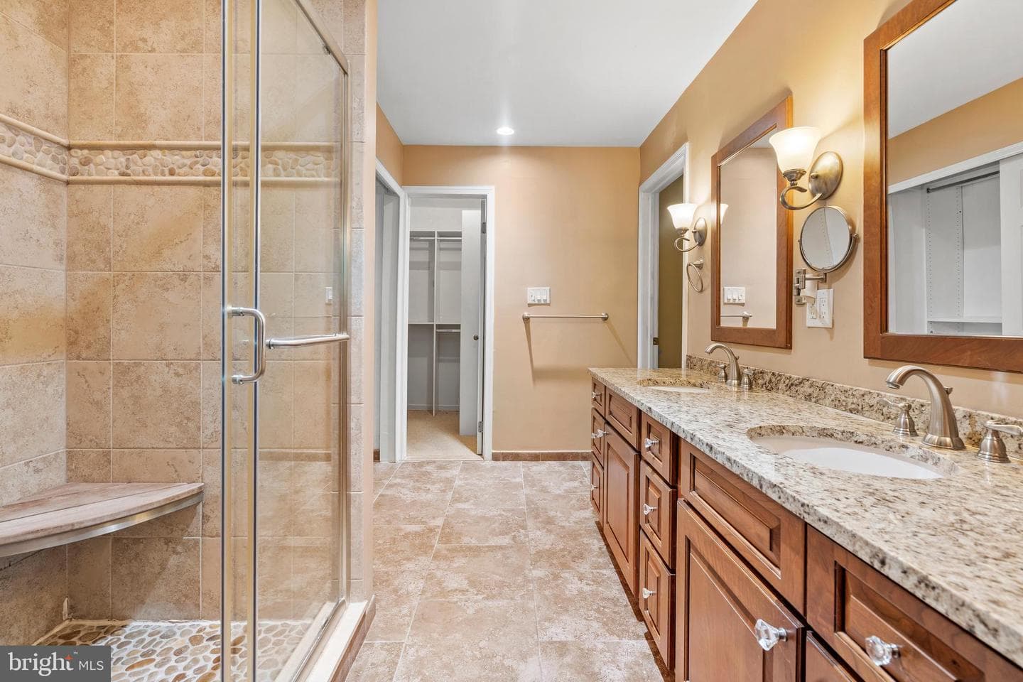 125 Evergreen Court photo 13