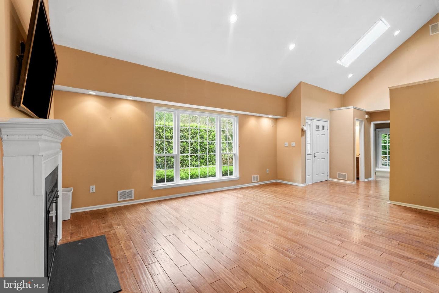 125 Evergreen Court photo 6