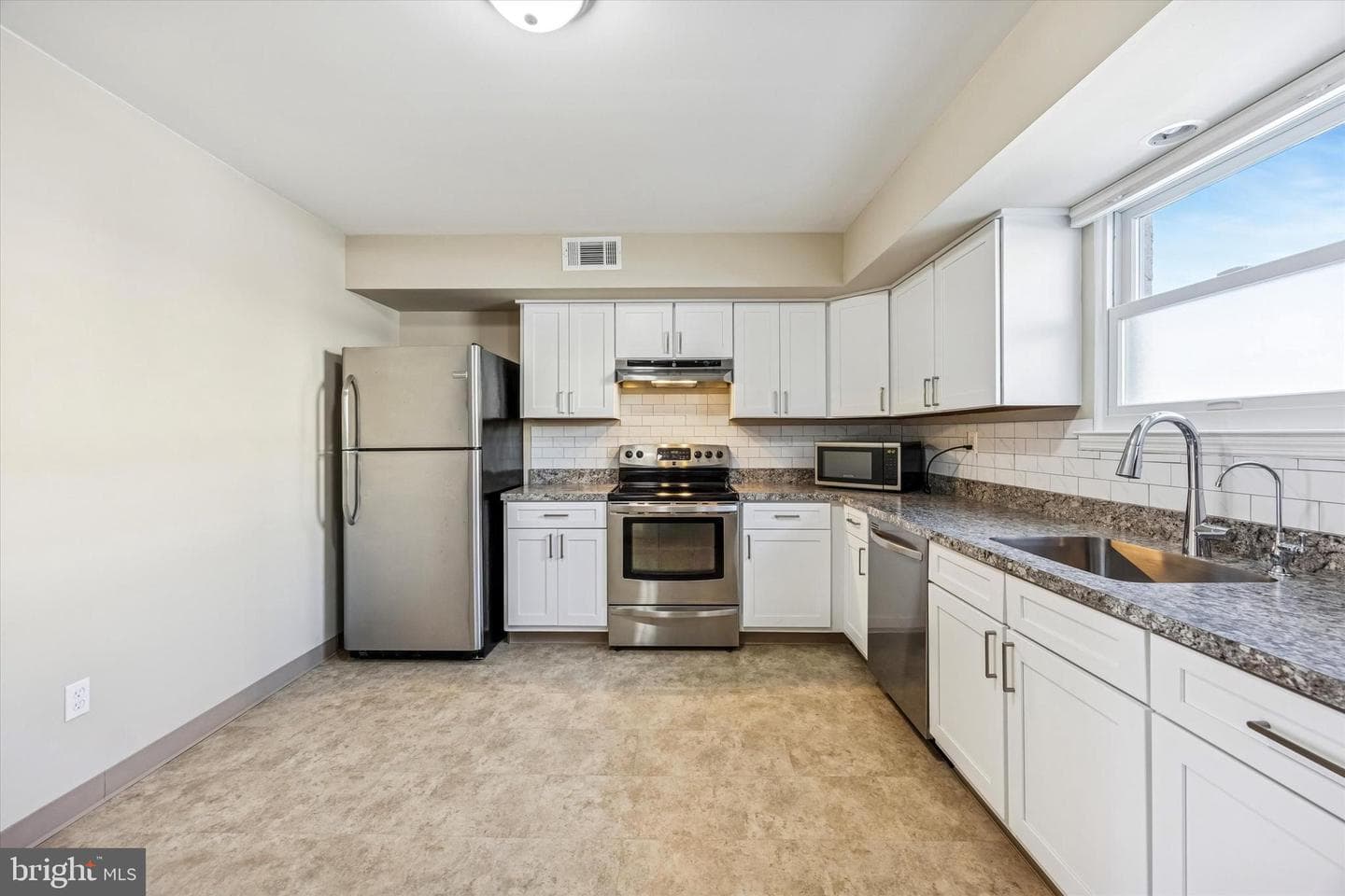 109 Hartranft Avenue photo 8