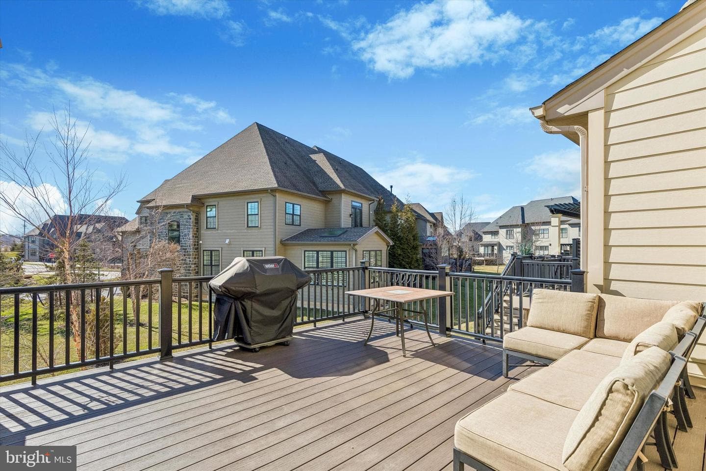 211 Pelham Court photo 8