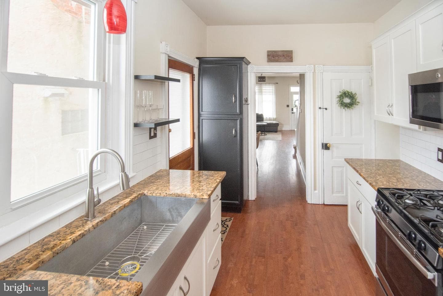 327 Jefferson Street photo 15