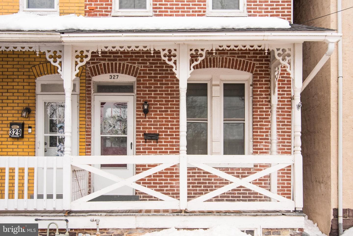327 Jefferson Street photo 2