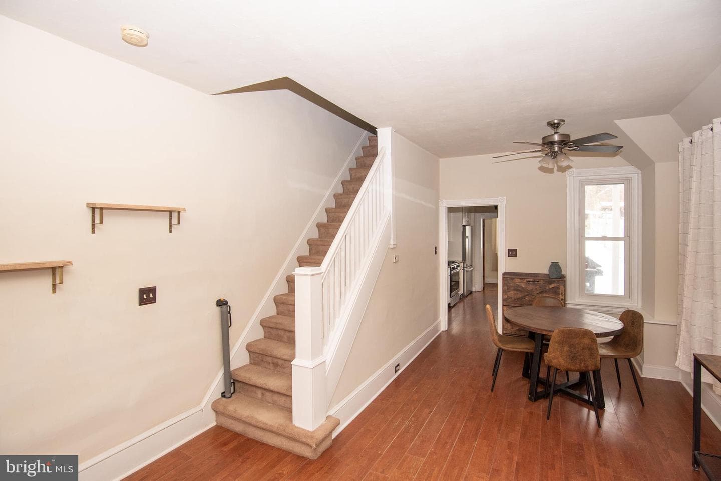 327 Jefferson Street photo 5