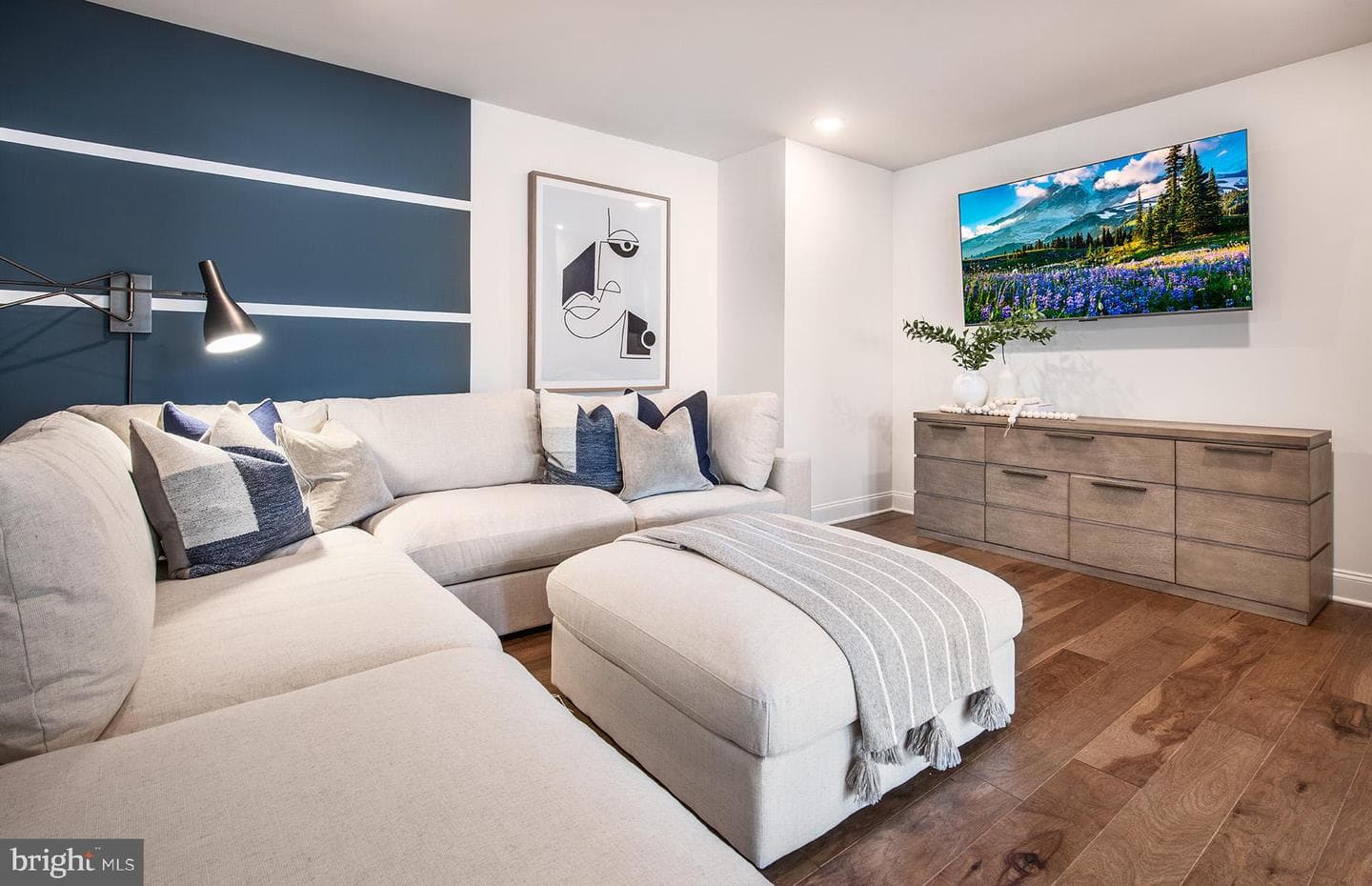604 America #northbrook Model Drive photo 14