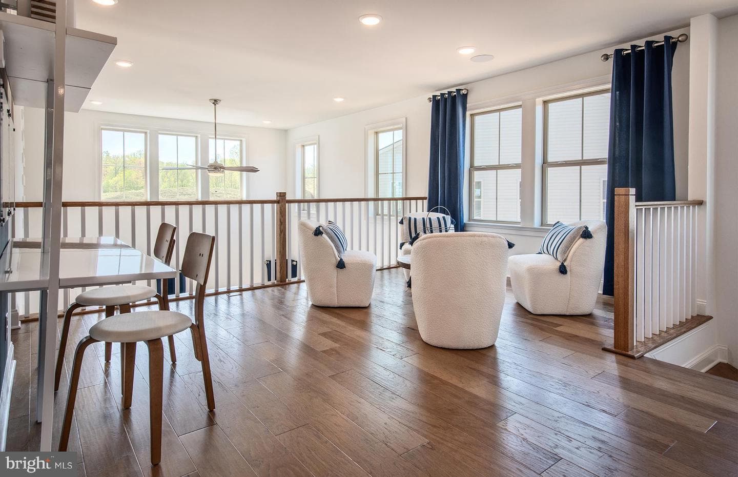 604 America #northbrook Model Drive photo 16