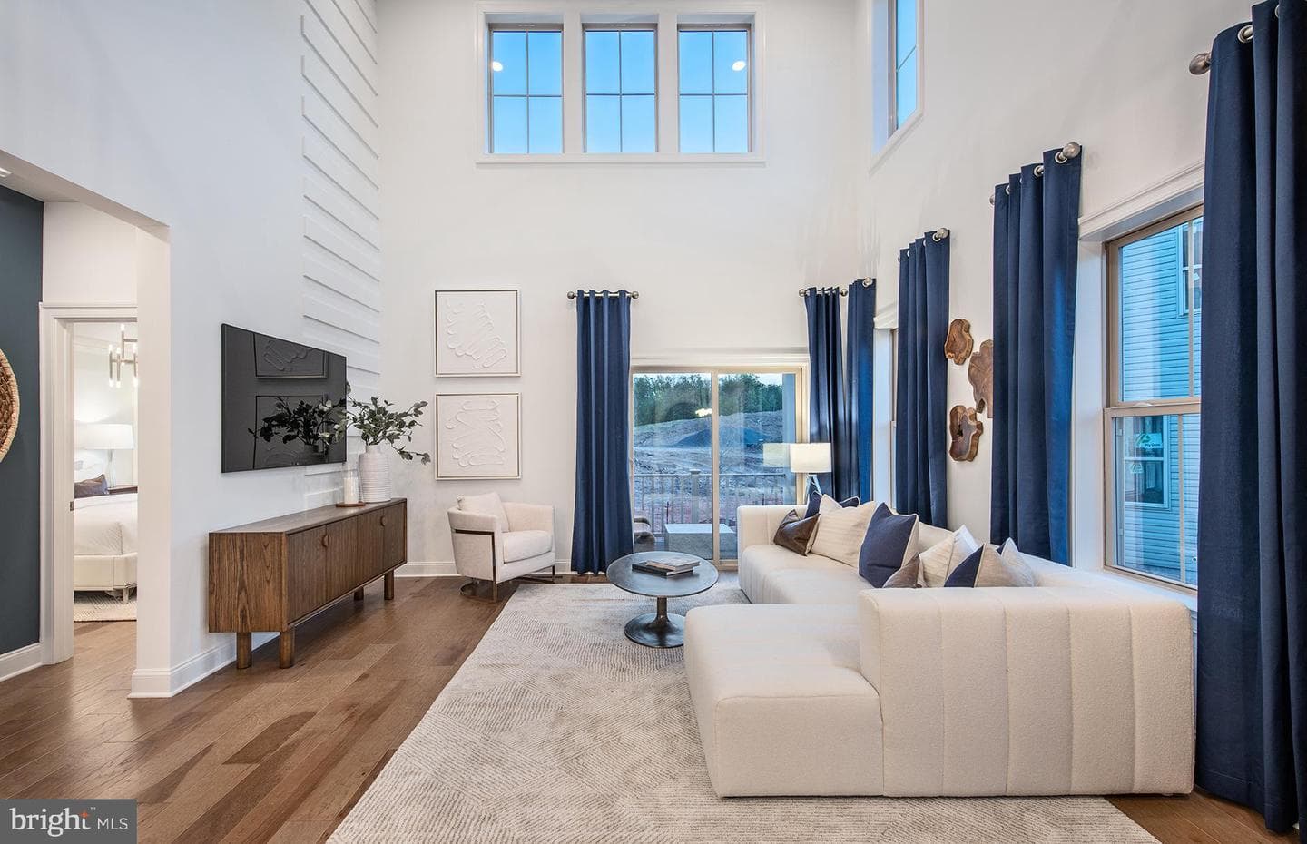 604 America #northbrook Model Drive photo 3