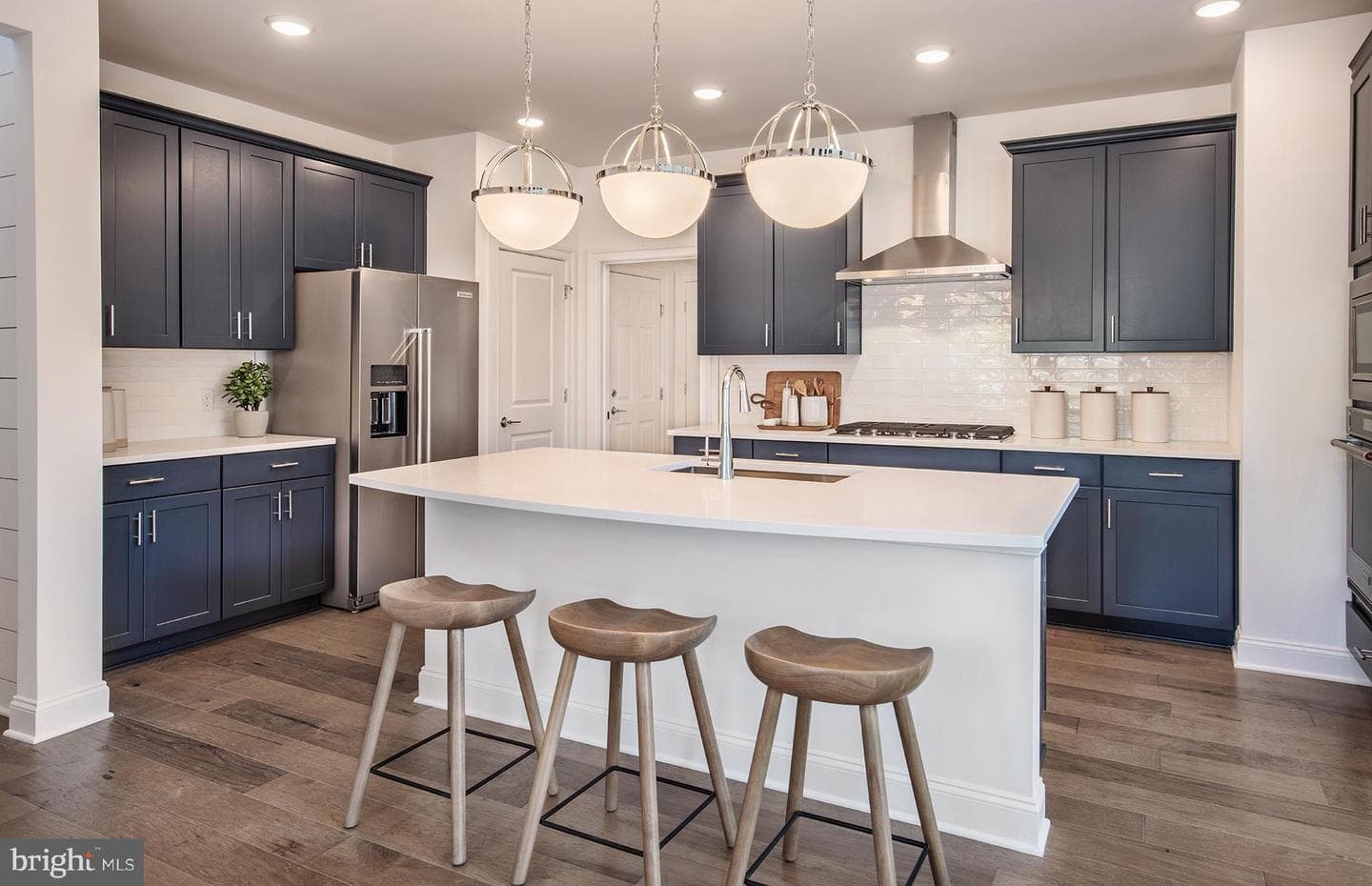 604 America #northbrook Model Drive photo 4