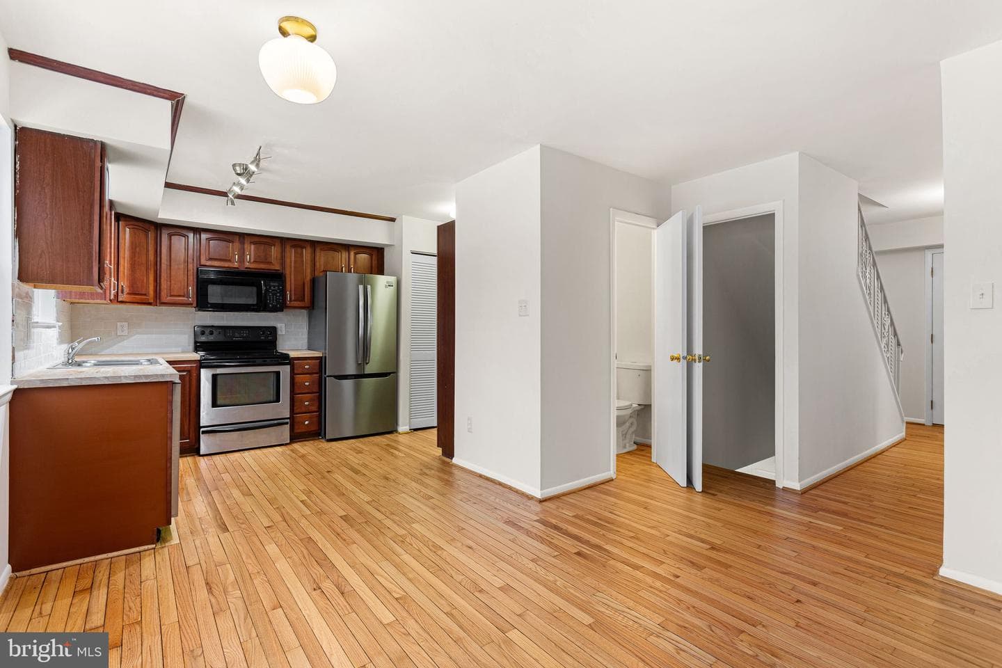 2543 Gypsy Lane photo 11
