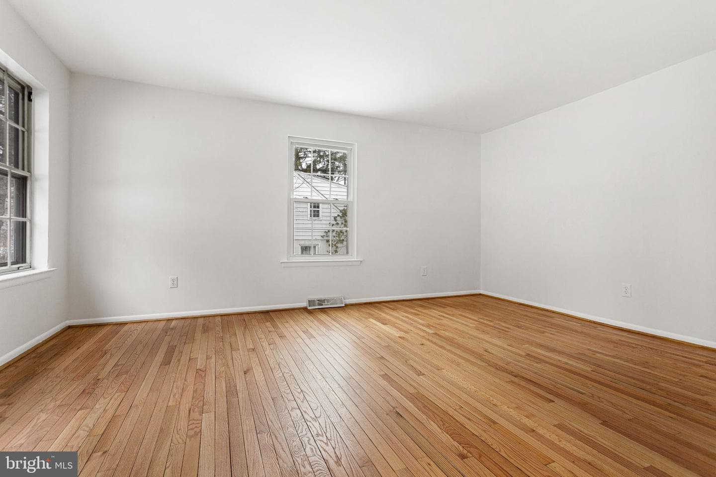 2543 Gypsy Lane photo 4