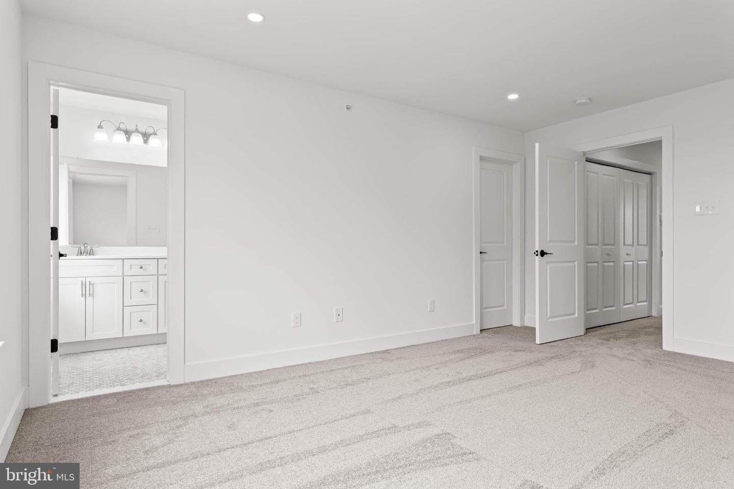 201 W Eighth St photo 7