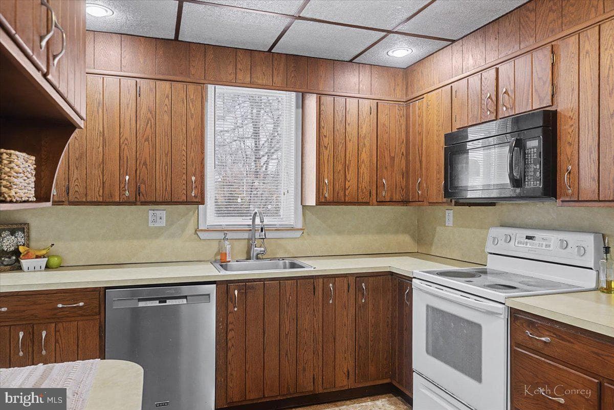 645 S Cannon Avenue photo 9