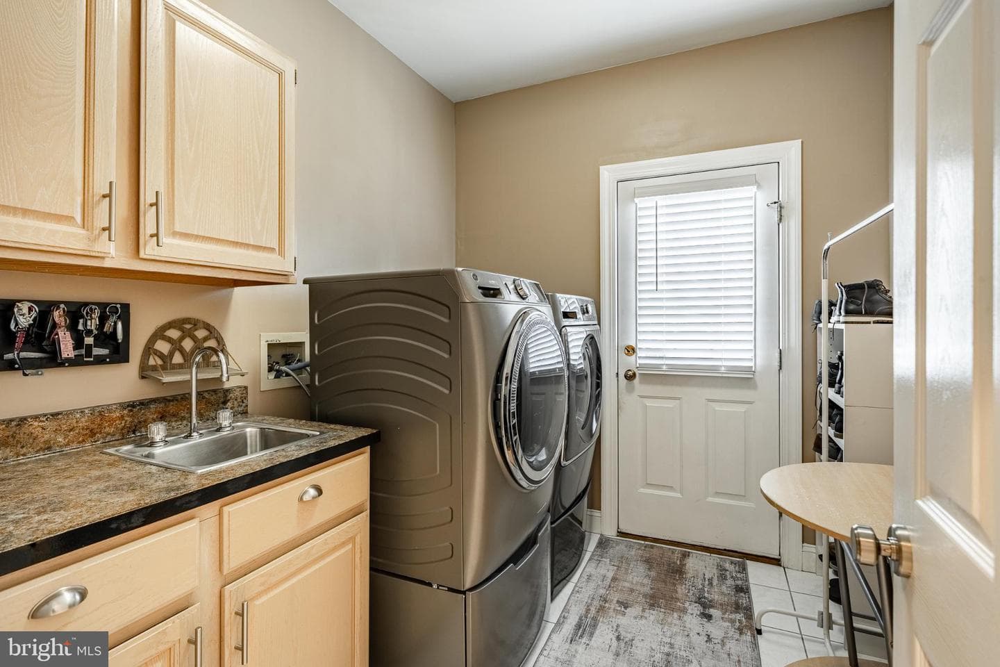 1716 Saint Georges Road photo 47