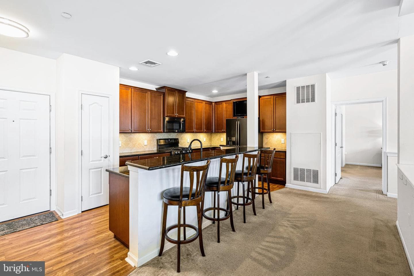 372 Carson Terrace photo 2