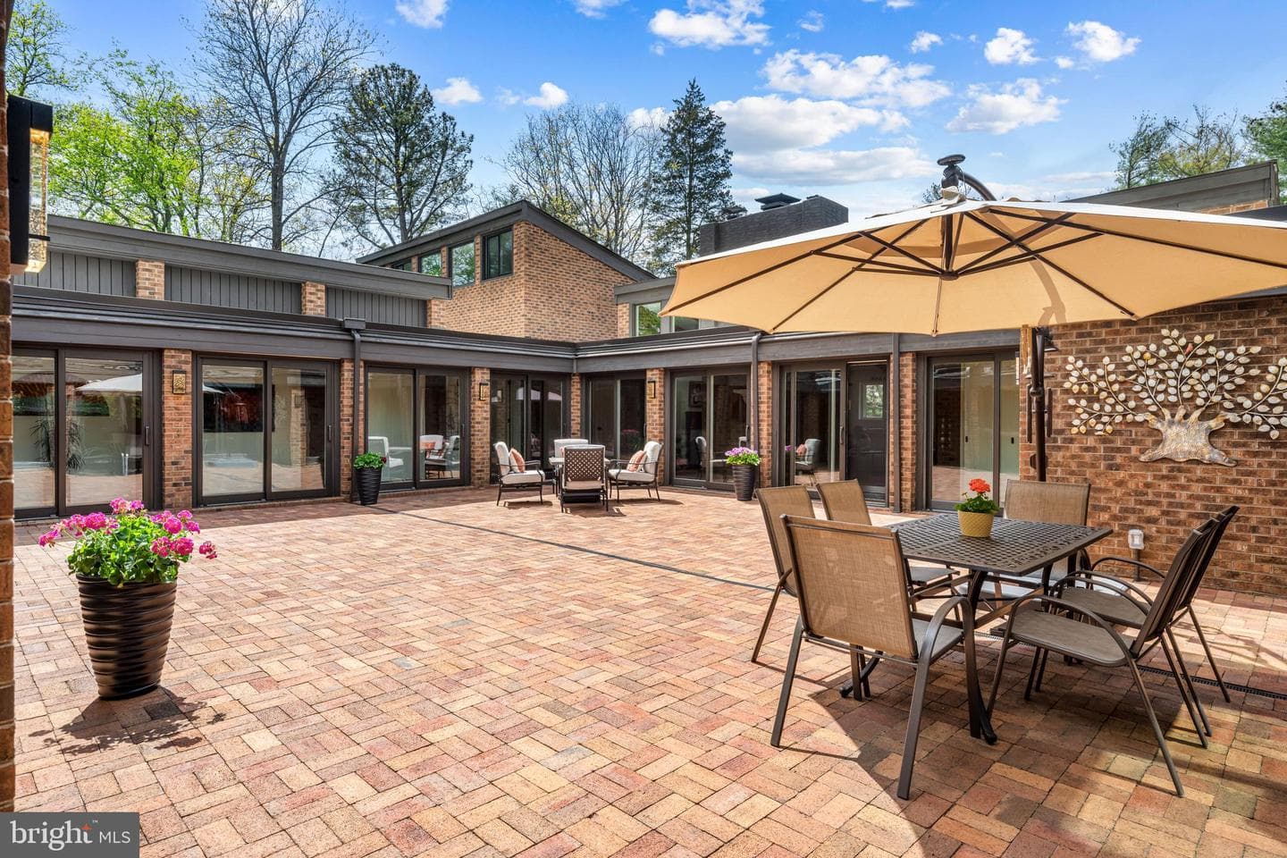 420 Cathcart Road photo 36