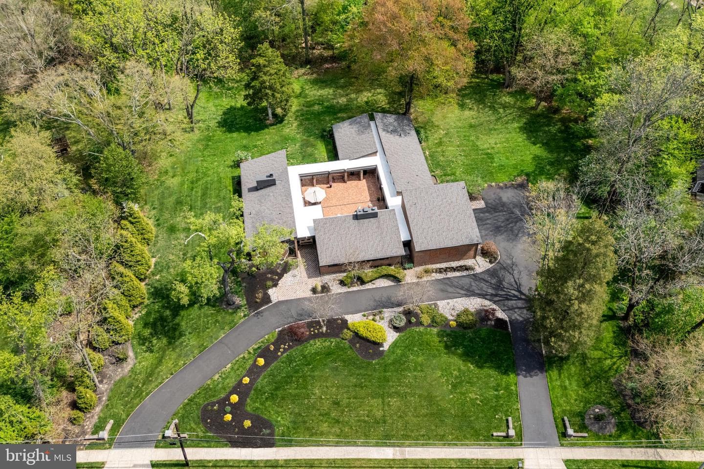 420 Cathcart Road photo 41