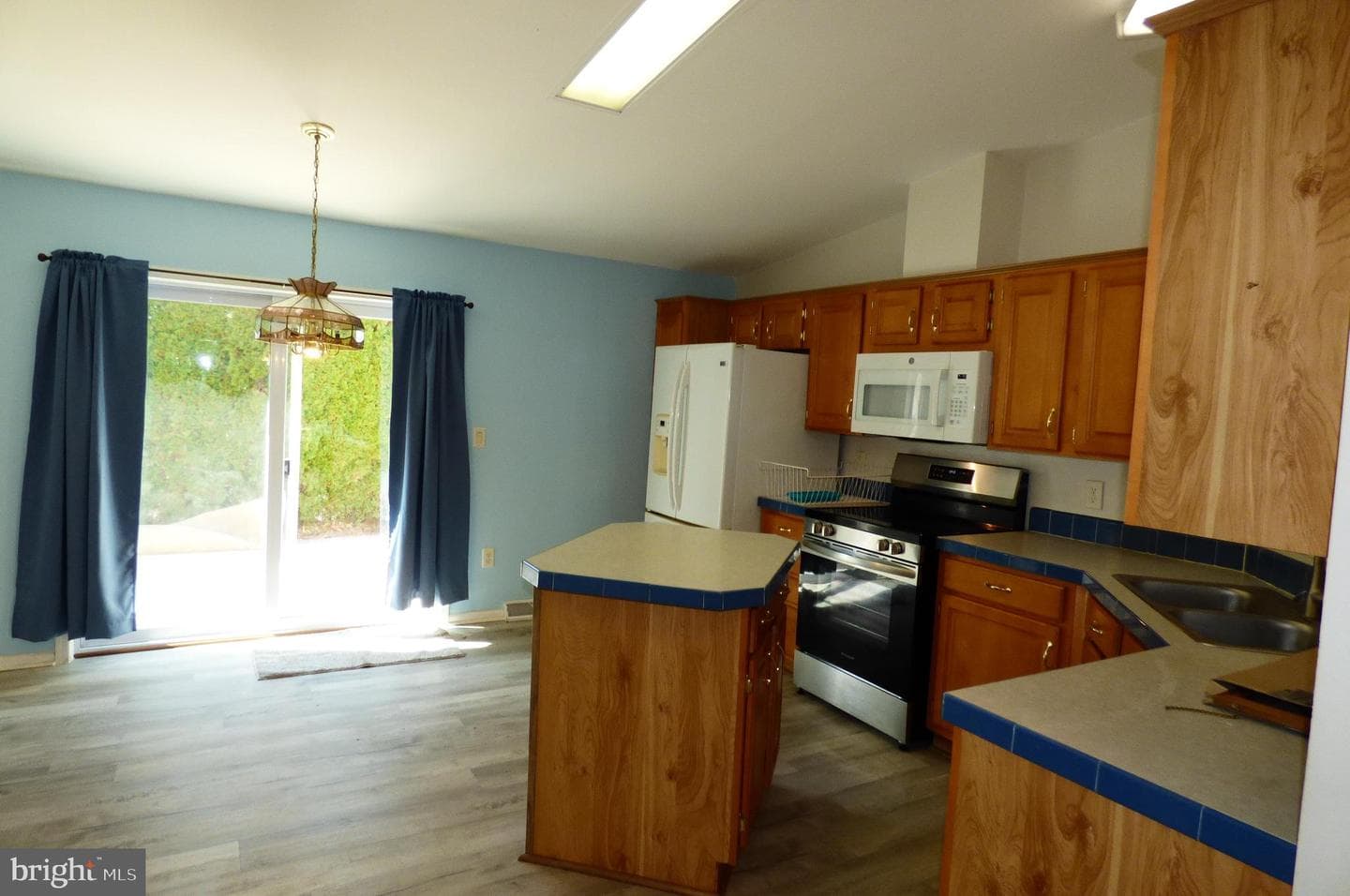 268 Williams Lane photo 10