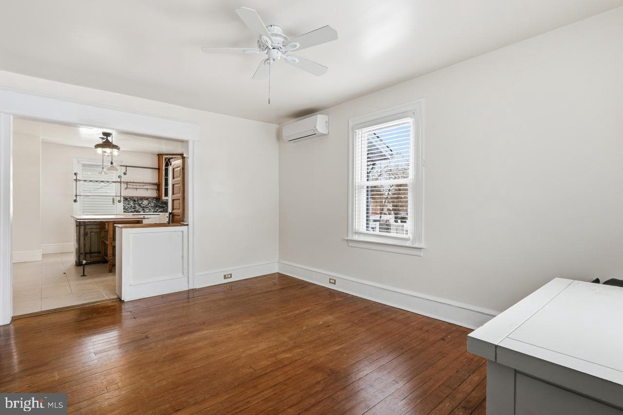 221 S Easton Road photo 14