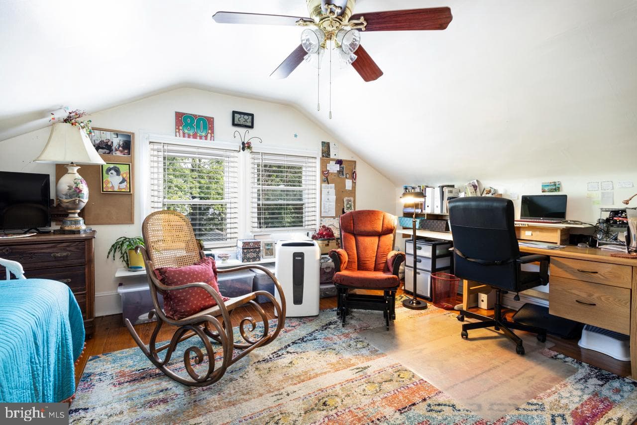 221 S Easton Road photo 39