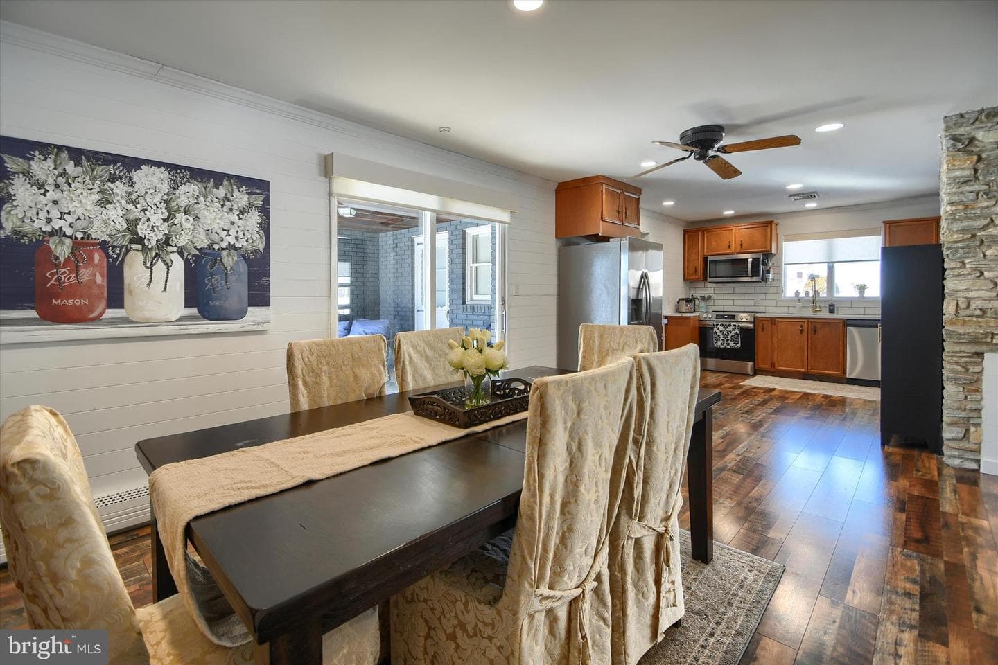 1001 Lakeview Terrace photo 11