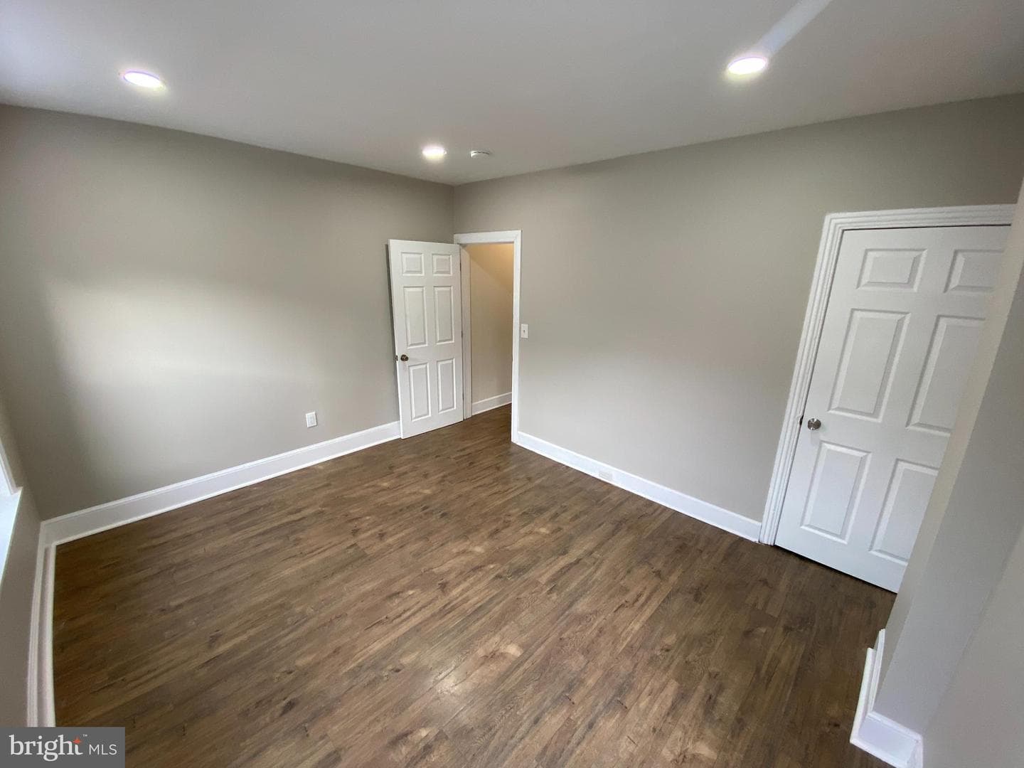 220 Pearl Street photo 15
