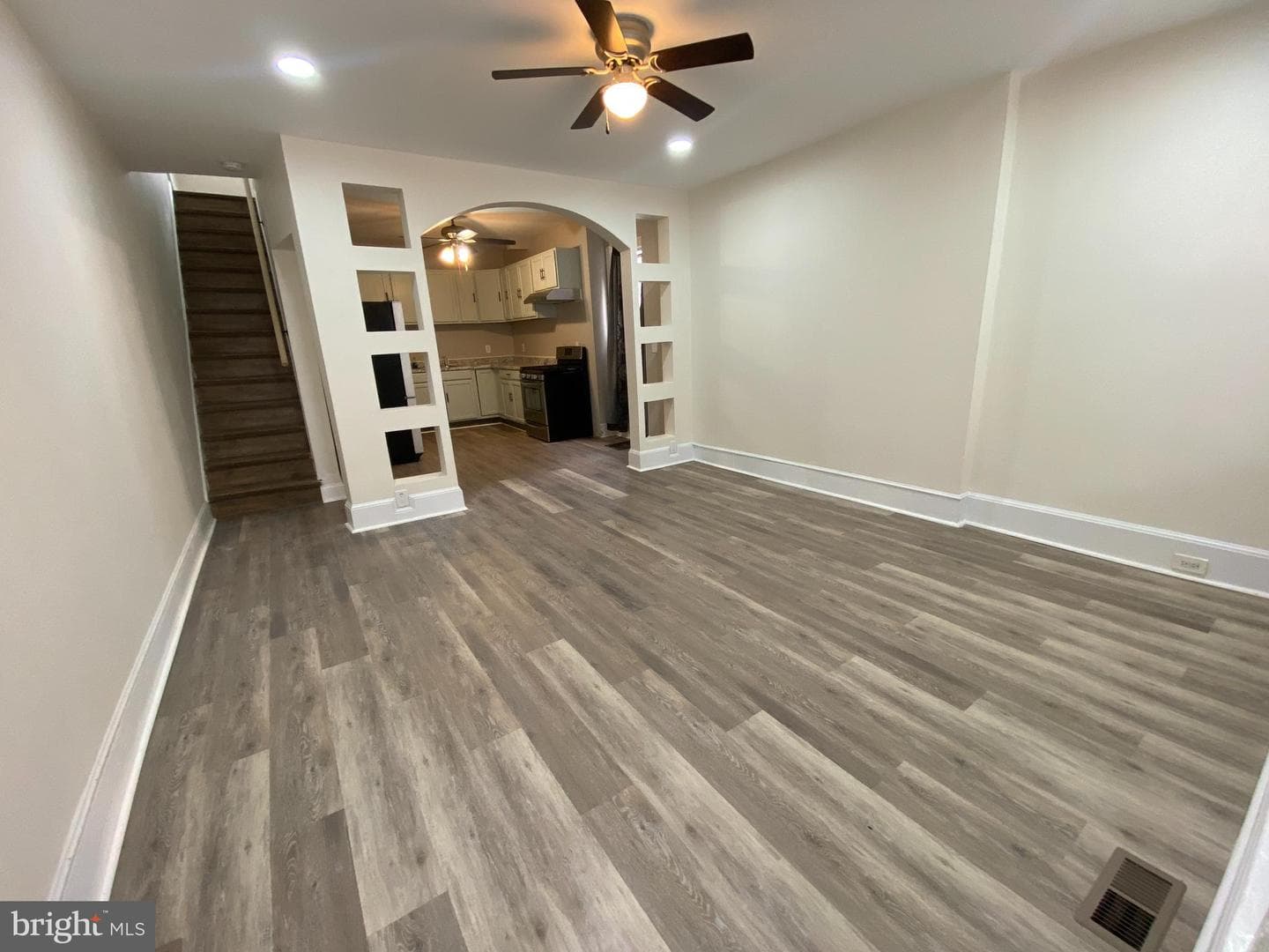 220 Pearl Street photo 4