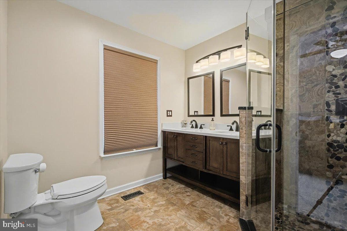 122 Hunt Club Drive photo 17