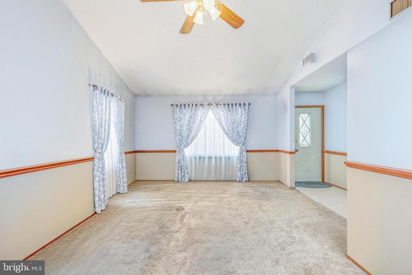 312 Royal Avenue photo 4