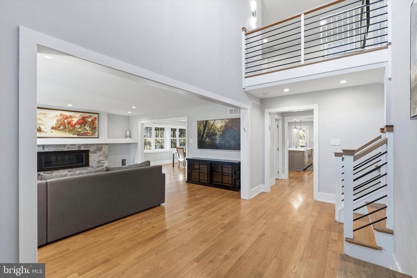 420 Fawn Hill Lane photo 4