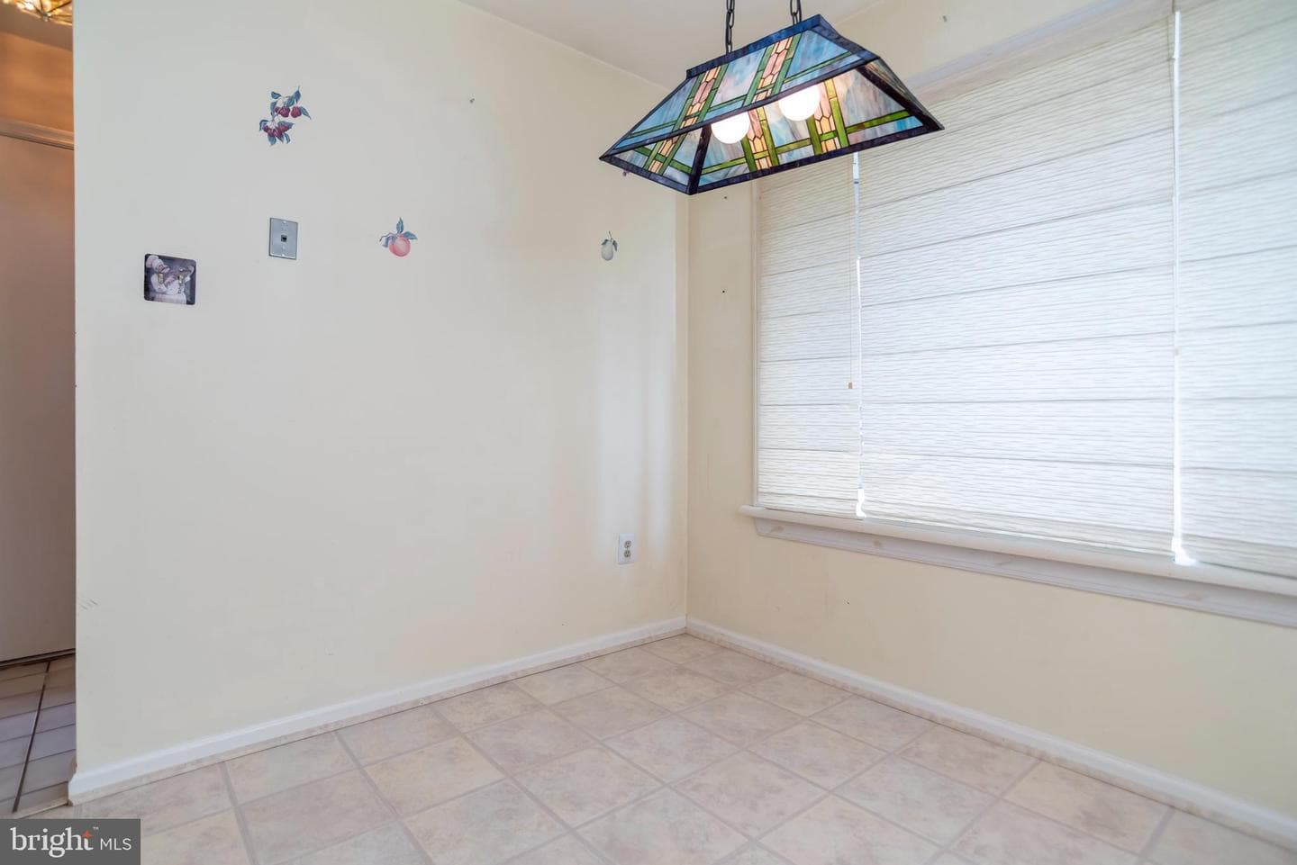 111 Sarahs Lane photo 12