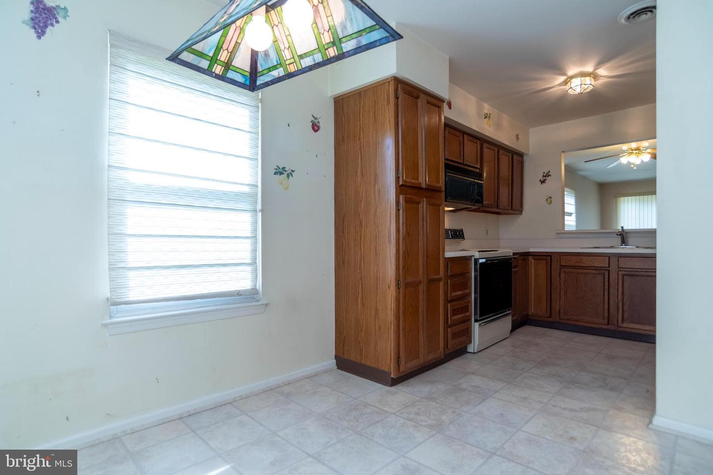 111 Sarahs Lane photo 5