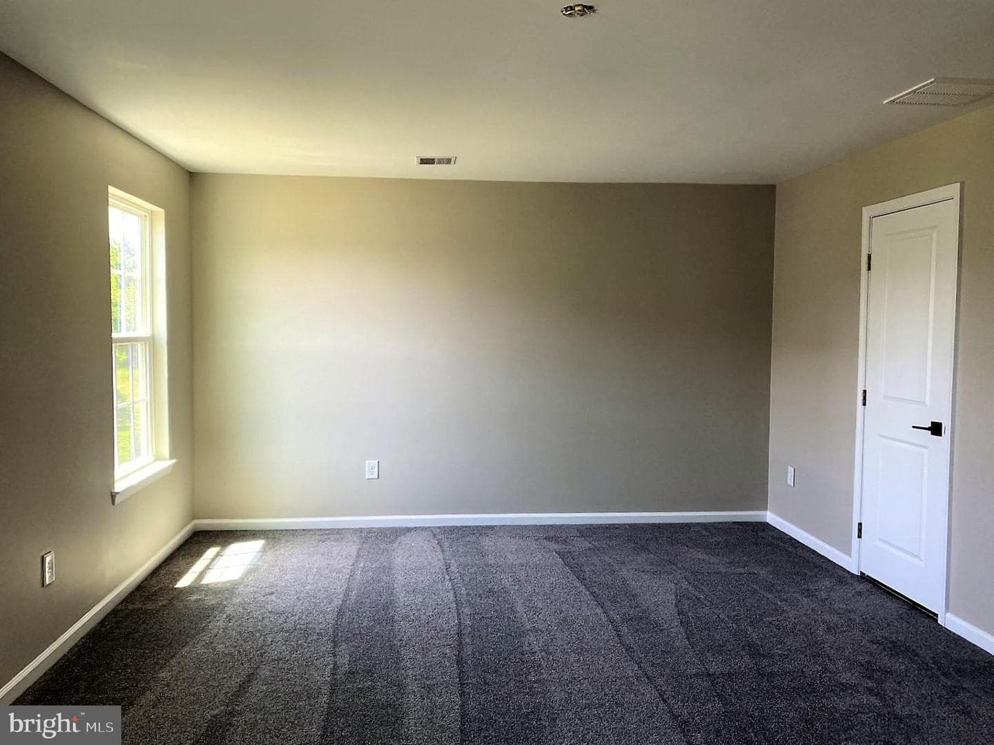 122 Garrett Lane photo 16