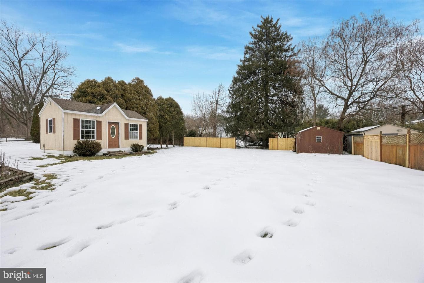4052 Center Avenue photo 3