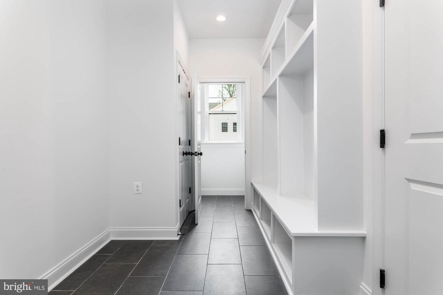230 Arden Road photo 5