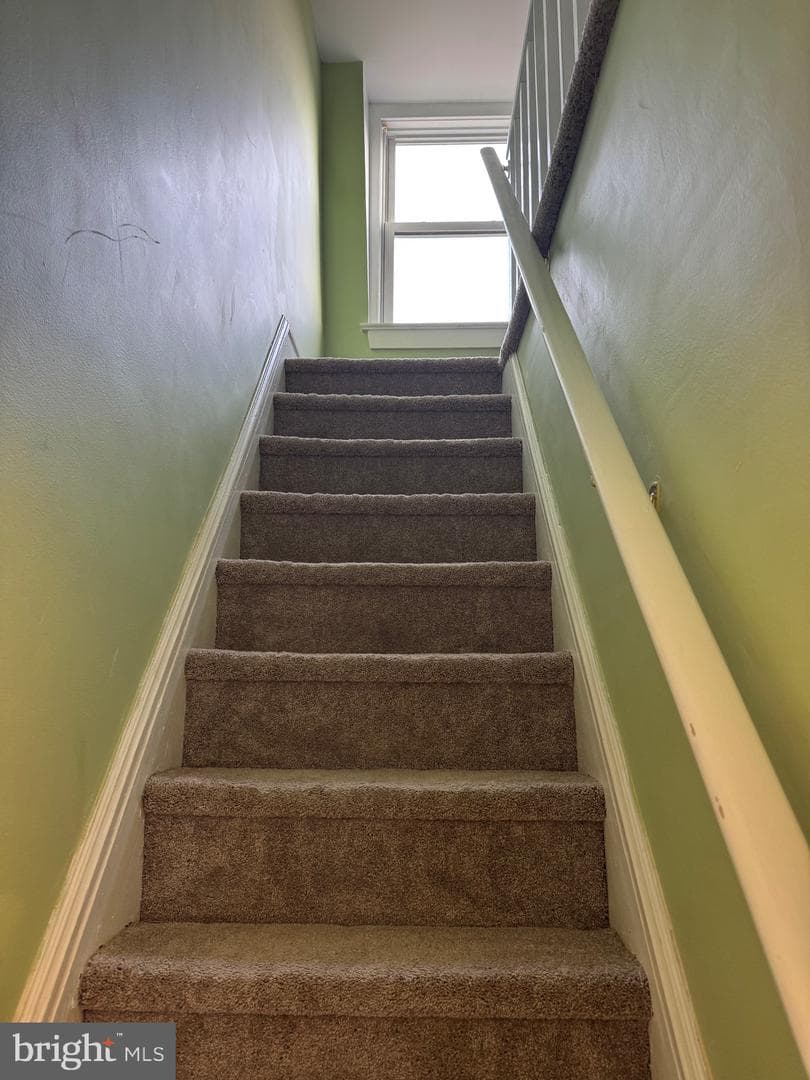 52 Hillside Avenue photo 32