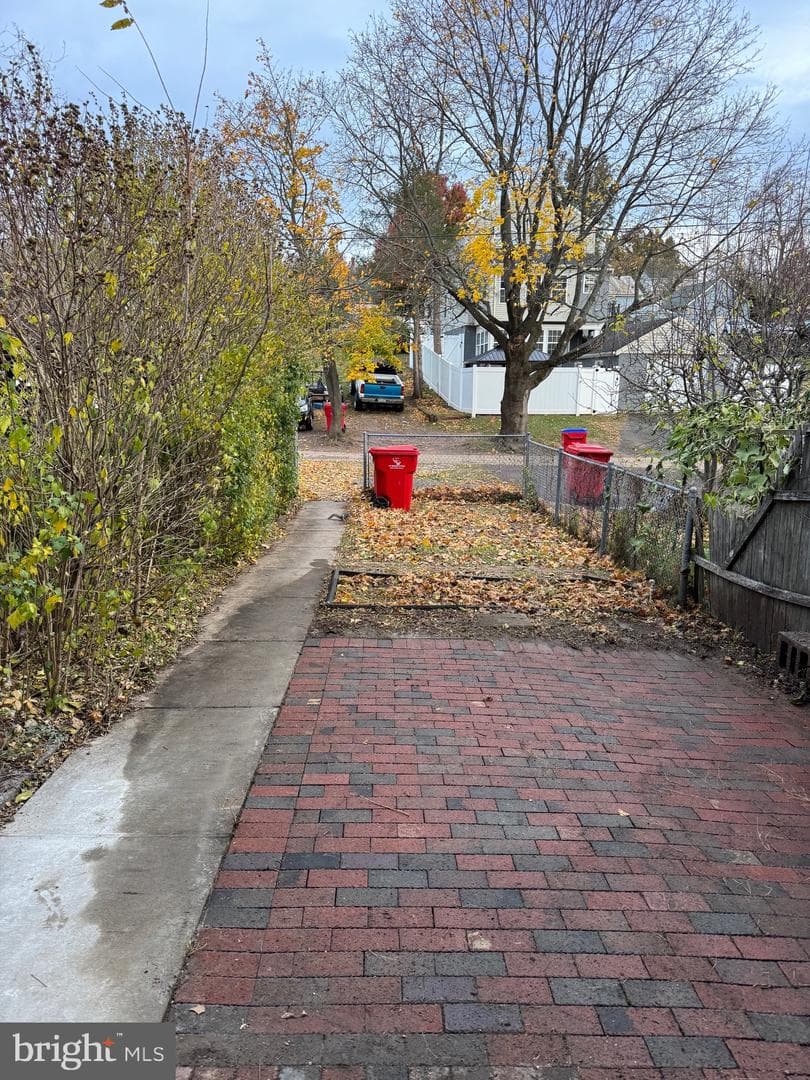 52 Hillside Avenue photo 46