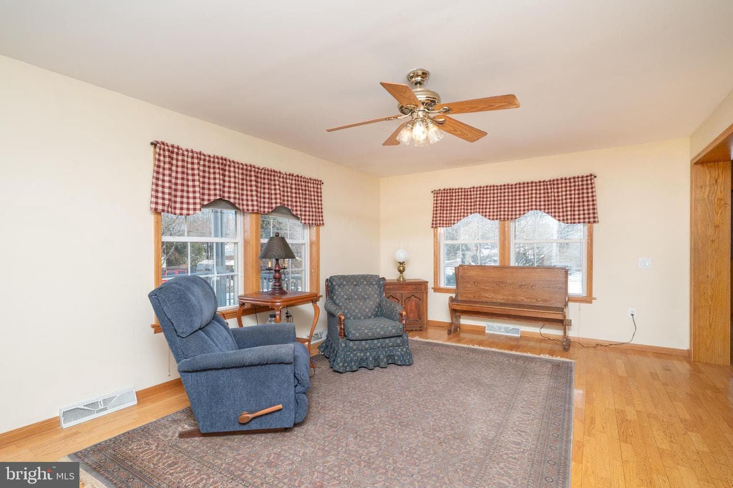 655 S 4th Avenue photo 11