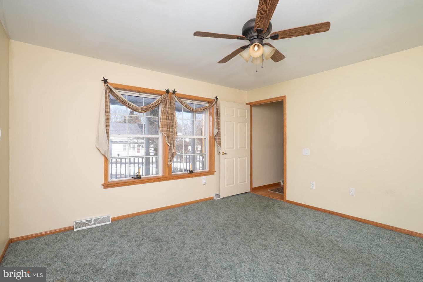 655 S 4th Avenue photo 25