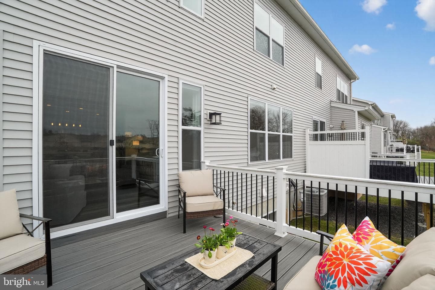 667 Levering Street photo 21