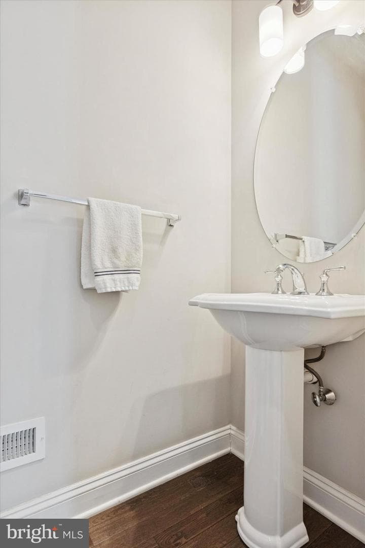 400 Morris Court photo 16