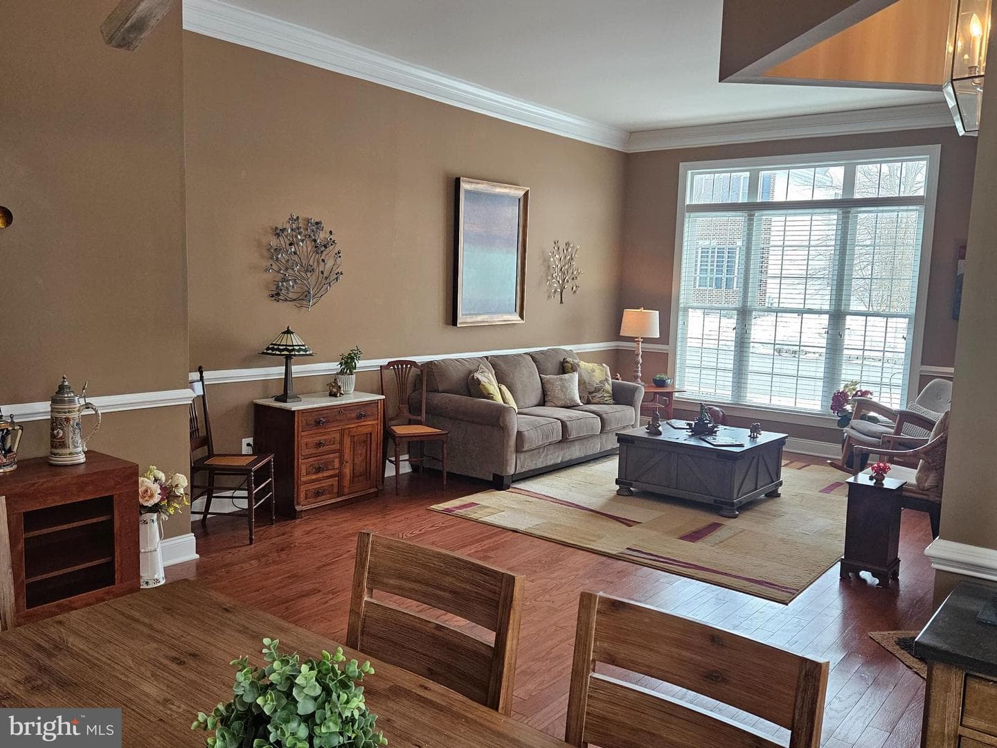 458 Peters Way photo 2